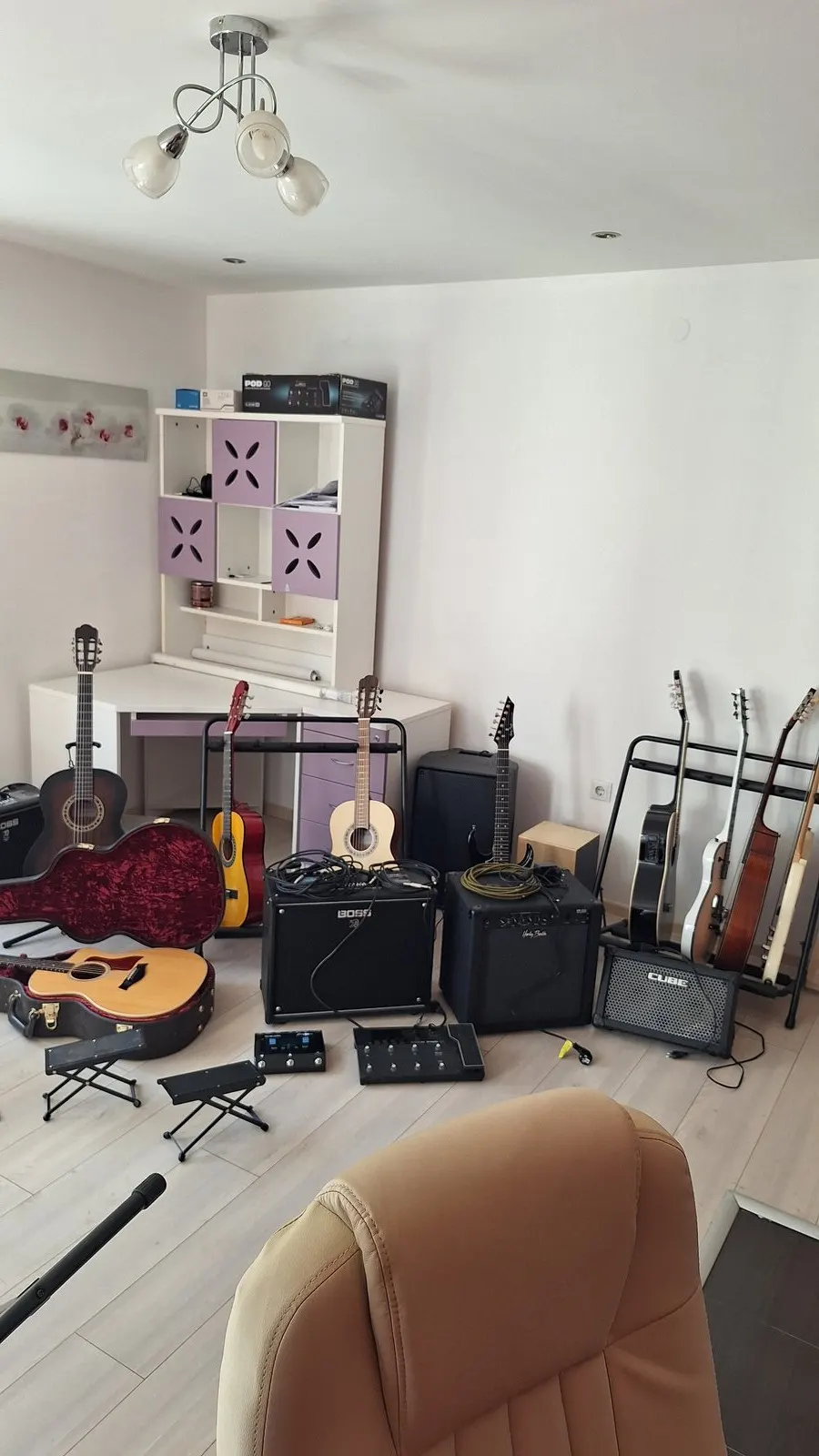 Залата за уроци по китара в Rhythm-Academy