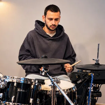 Светослав Райчев - учител по барабани в Rhythm-Academy
